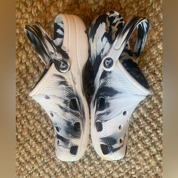 Black & White Marbled Crocs - Picture 5 of 10